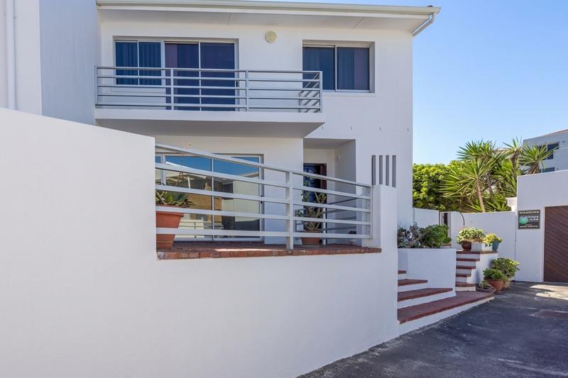 3 Bedroom Property for Sale in Bloubergrant Western Cape